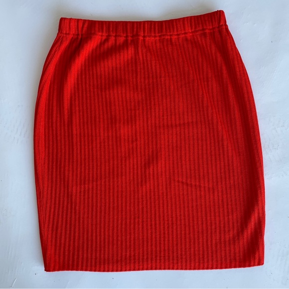 St. John Collection Dresses & Skirts - St. John Ribbed Knit Skirt